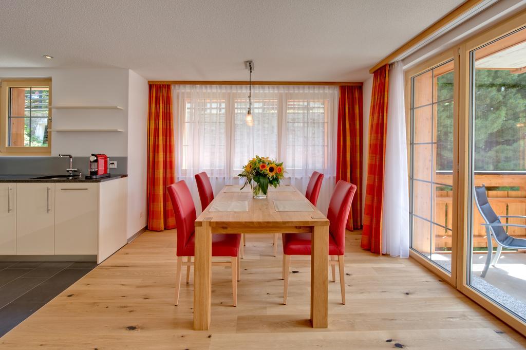 Jägerhof Serviced Apartements Zermatt Rum bild