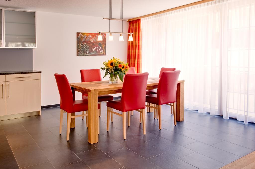 Jägerhof Serviced Apartements Zermatt Rum bild