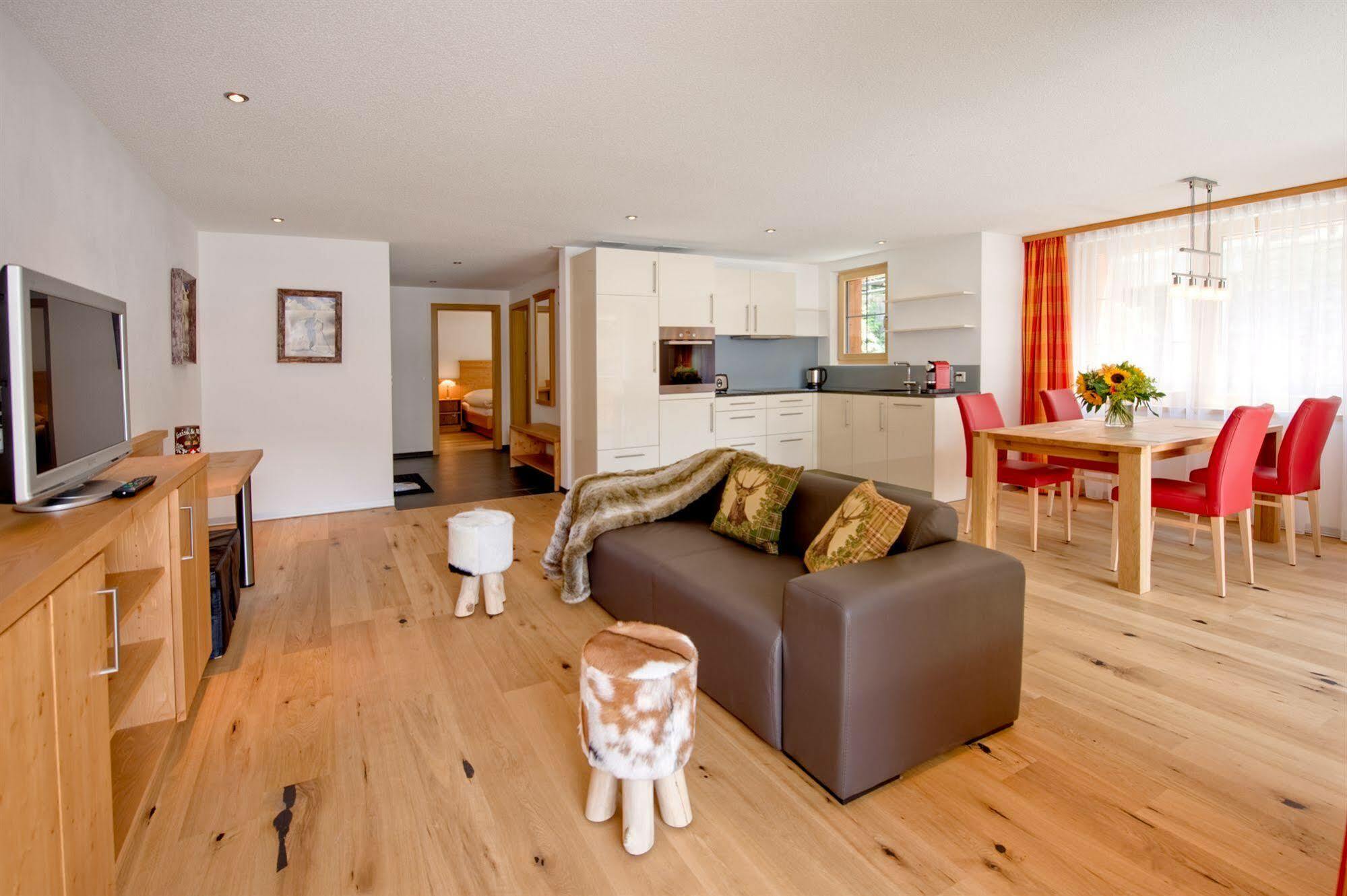 Jägerhof Serviced Apartements Zermatt Exteriör bild